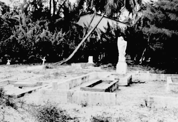 Pinderville cemetery - Islamorada, Florida