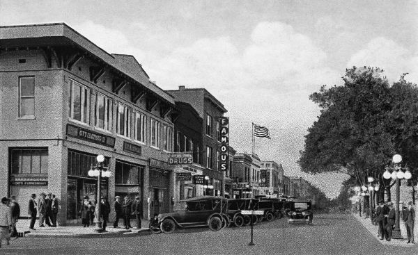 Main Street looking west from Kentucky Avenue