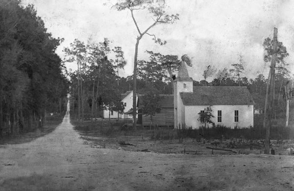 Crossroads with Methodist church on corner - Lecanto, Florida