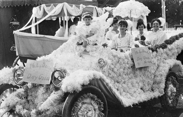 M.L. Dekle entry in the Satsuma Festival parade