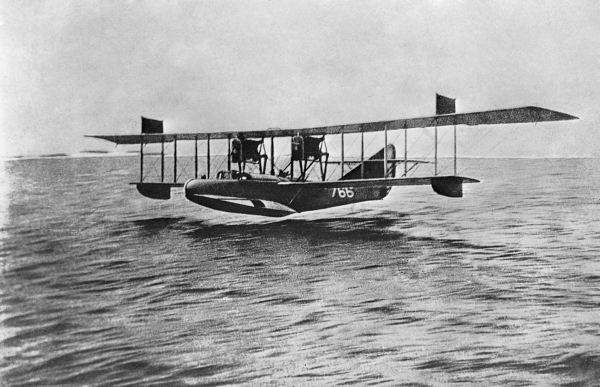H-16 Curtiss landing - Naval Air Station Pensacola.