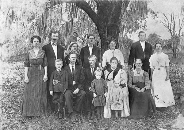 Family of Daniel Amos and Dicy Stalvey Raulerson at their home - Polk County, Florida.