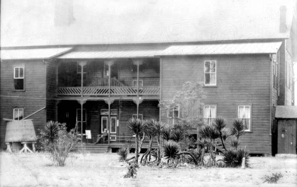 Back view of the Runnymede Hotel - Runnymede, Florida.