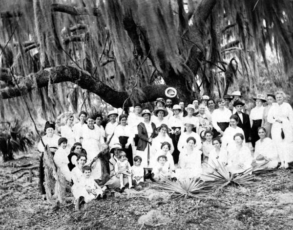 Residents on picnic at Carnation Lake - Sebring, Florida