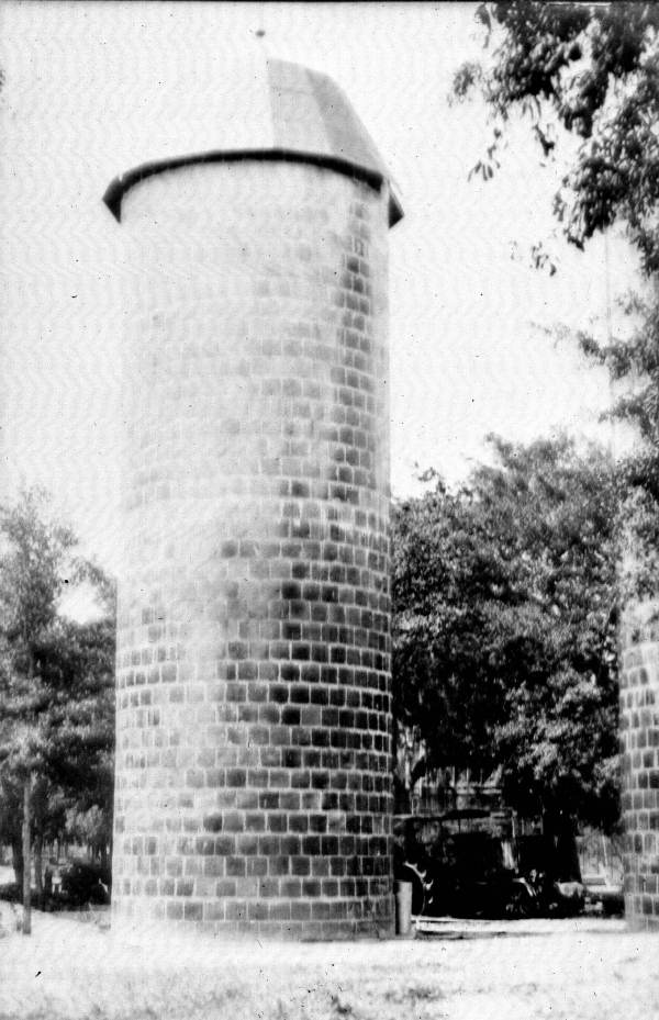 Tiled silos - De Leon Springs, Florida