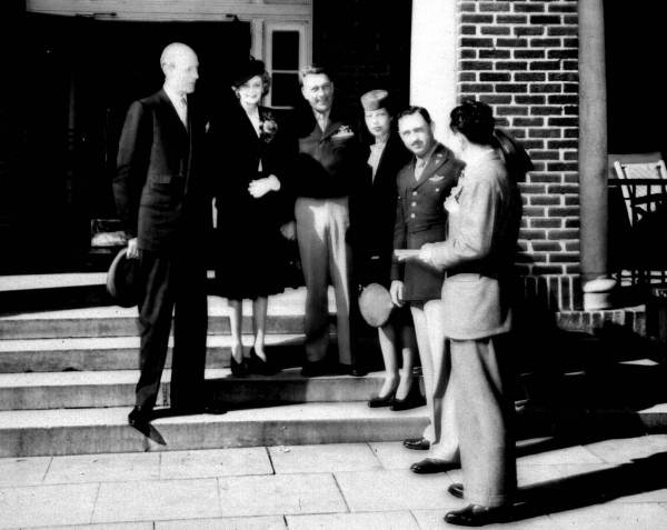 Visit of Lord Halifax on the steps of the Floridan Hotel - Tallahassee, Florida