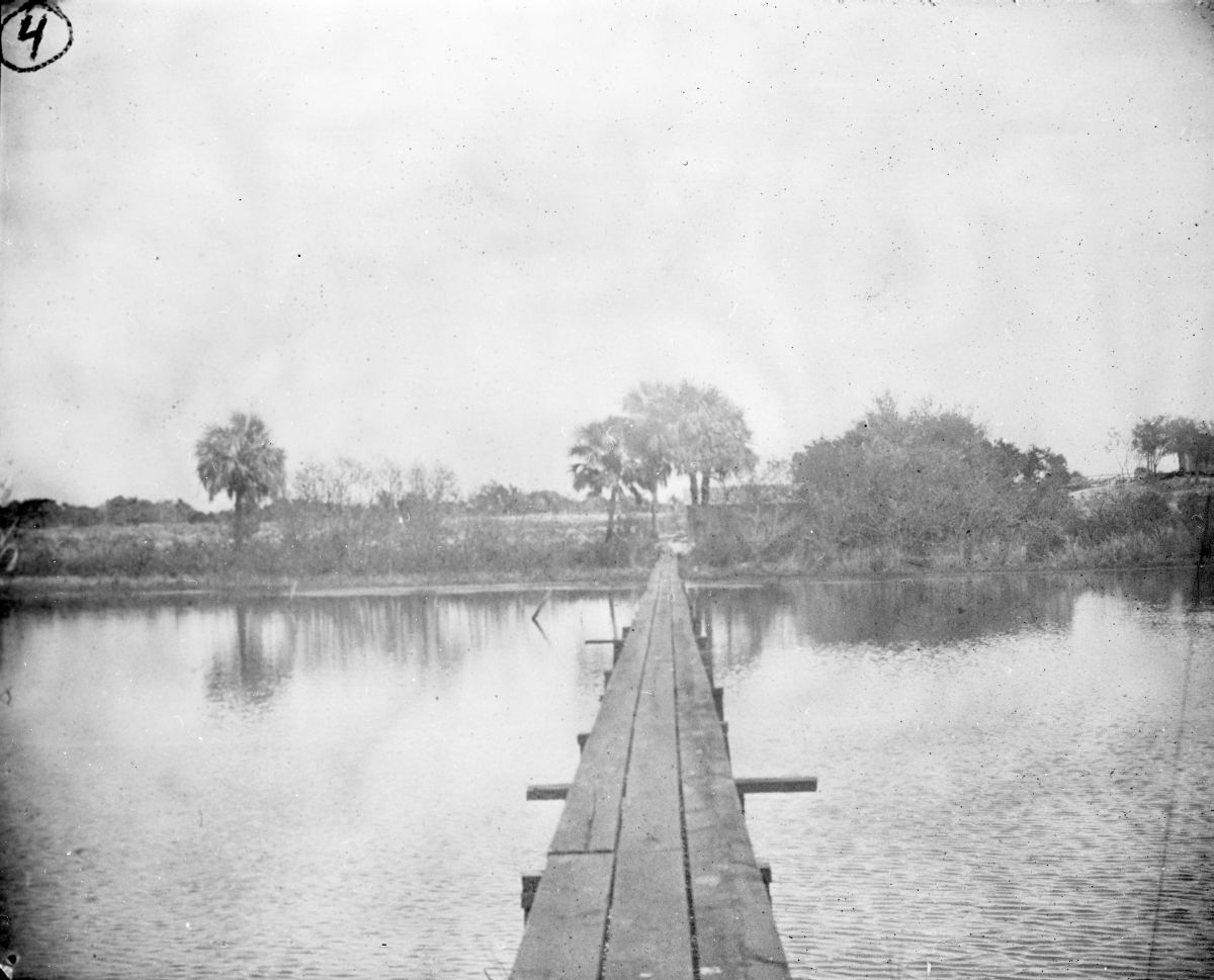 Pier at the southern end of Merritt Island :bMerrit Island, Florida