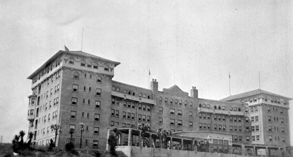 Clarendon Hotel in Seabreeze.