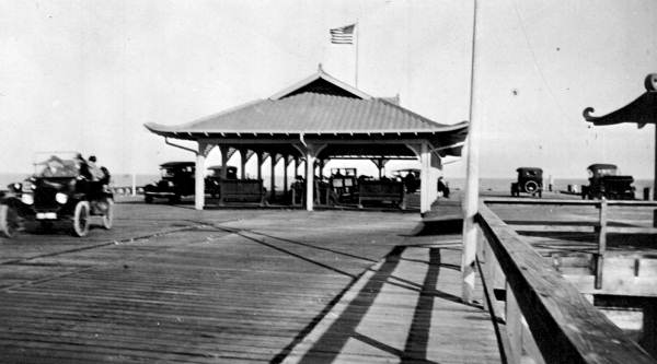 Covered shelter at the end of the municipal pier - Saint Petersburg, Florida
