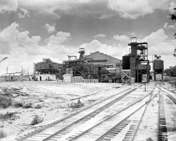 North view of Peace Valley washer and Flotation Plant No. 6