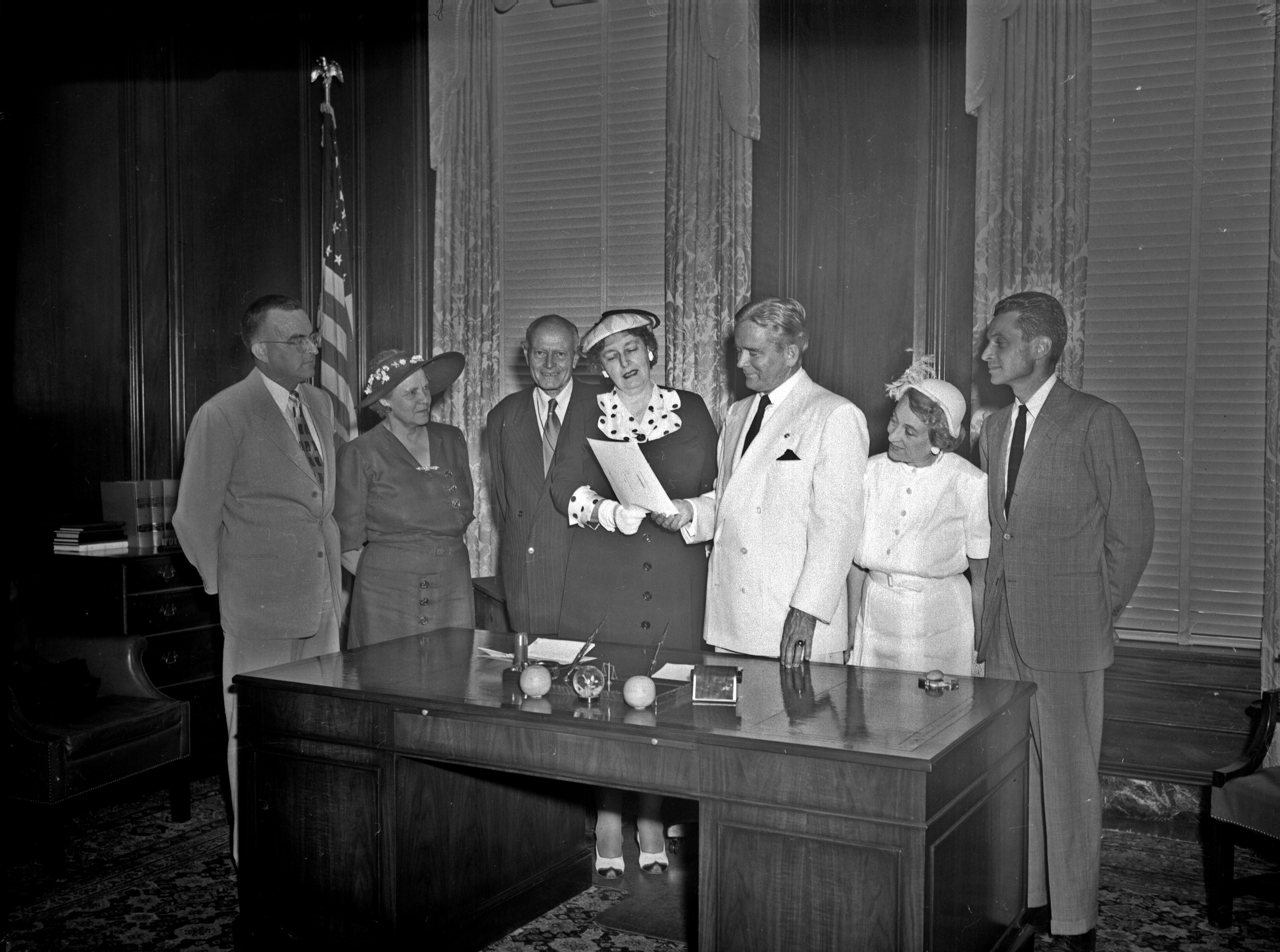 Governor Warren meets with Board of Parks and Historic Memorials.