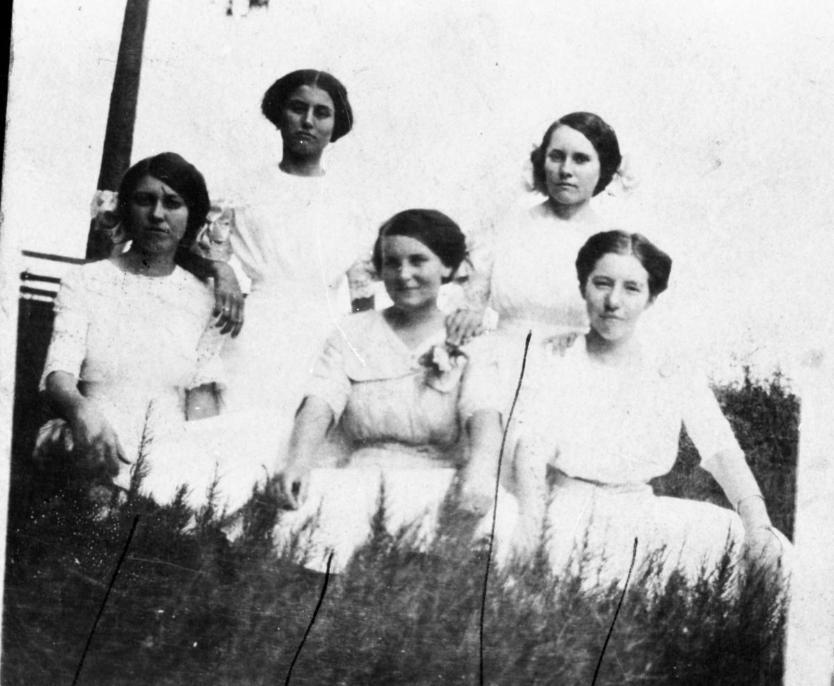 Group portrait of women - Blue Springs, Madison County, Florida