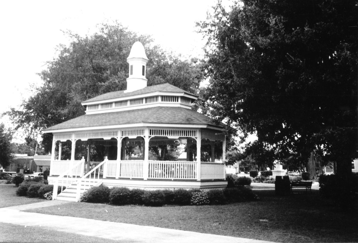 Madison city gazebo - Madison, Florida