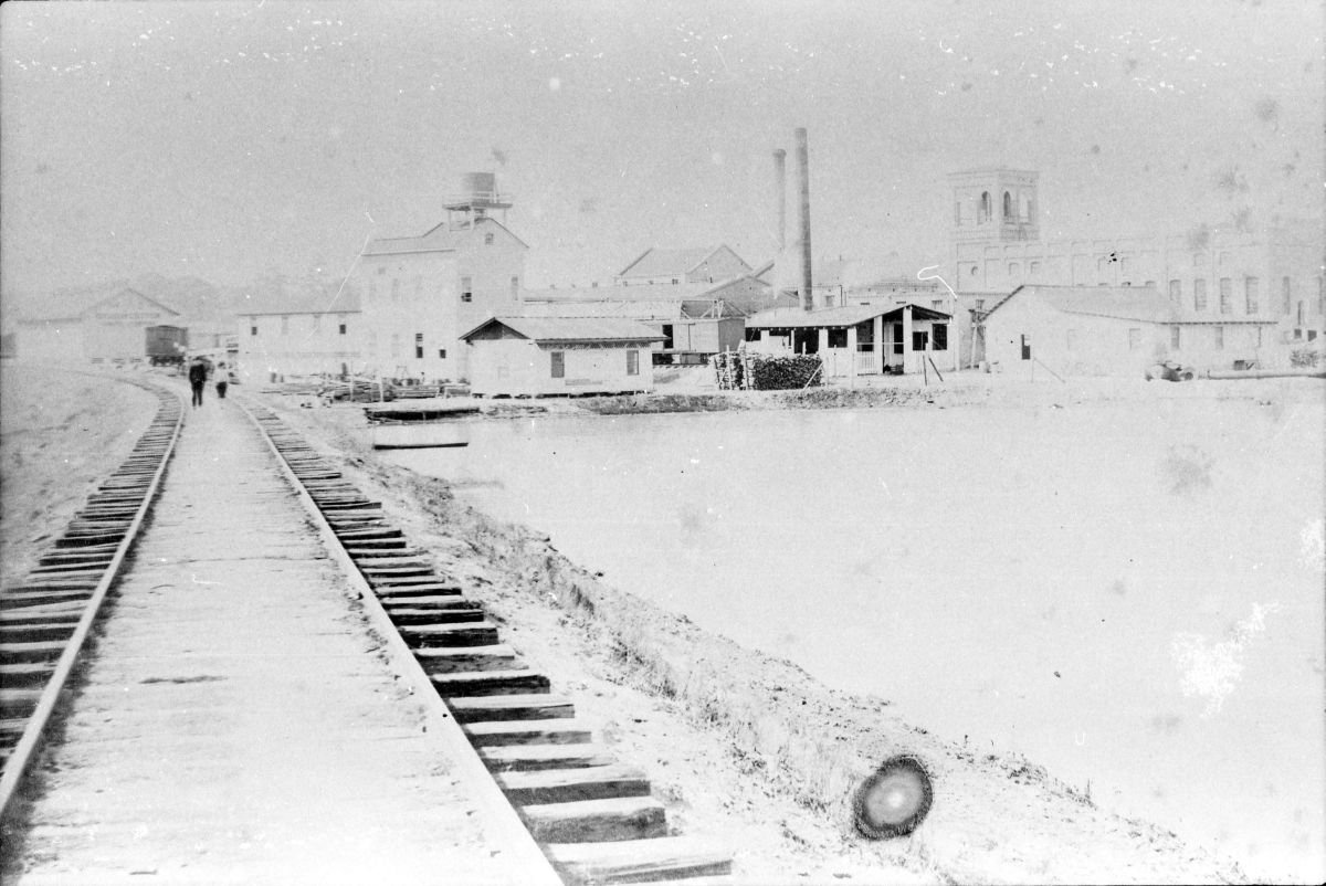 View of Florida Manufacturing Company plant
