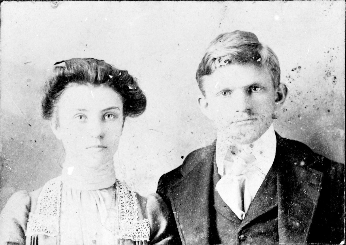 Earl and Pearl Thompson