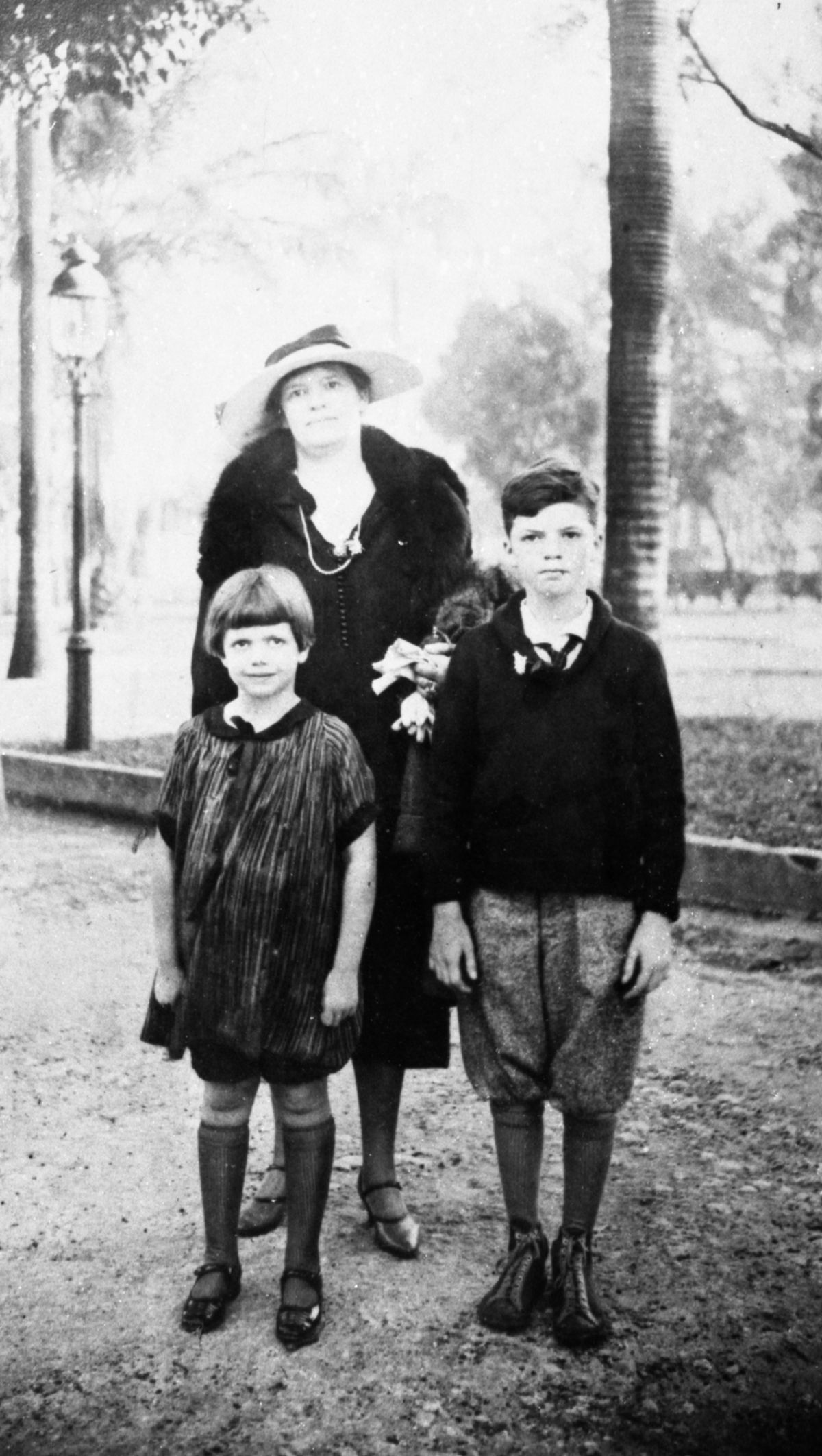 Kelly family mother with her children during trip in Cuba