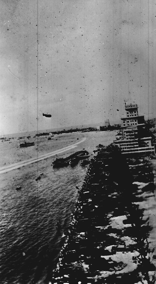 Boat races off Miami Beach