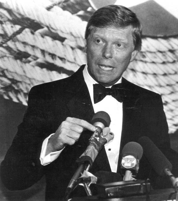 U.S. Legislator Richard A. Gephardt makes a point at a press conference