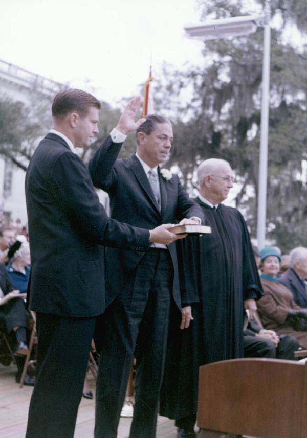 Haydon Burns taking the oath of office to be governor of Florida.