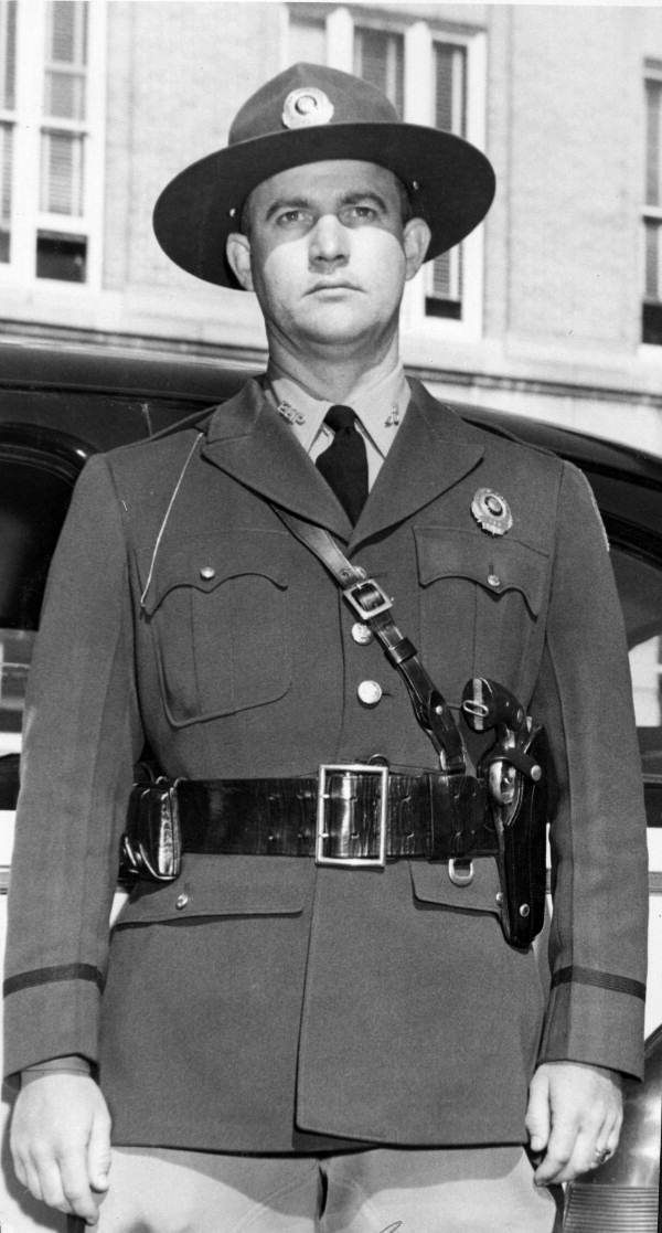 Portrait of FHP Captain Murray Thomas.