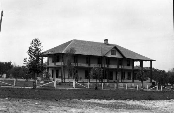 Highlands Hotel in Dundee, Florida.