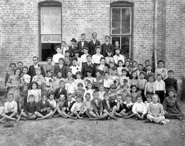 Group portrait from the Alachua school.