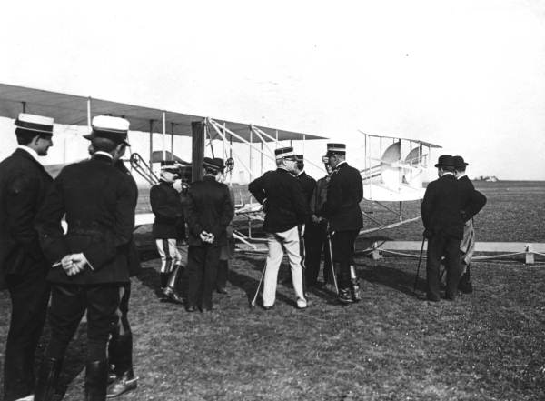 Preparation for Lloyd C. Griscom's aeroplane ascent with Wilbur Wright.
