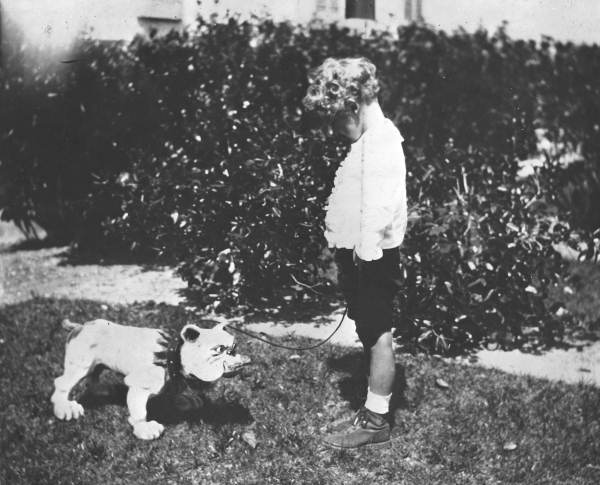 Jimmy Keith and his mechanical dog.