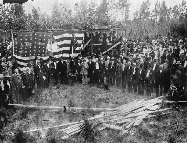 Survivors of the Battle of Olustee, gathered at the Monument dedication - Olustee, Florida