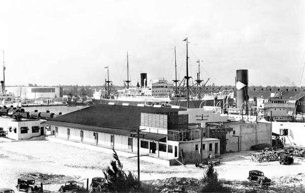 Bird's eye view of the Port Everglades Refrigerating Company.