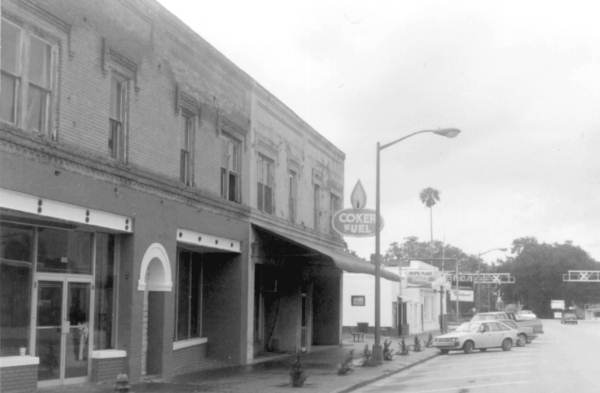 Street scene - Fort Meade, Florida.