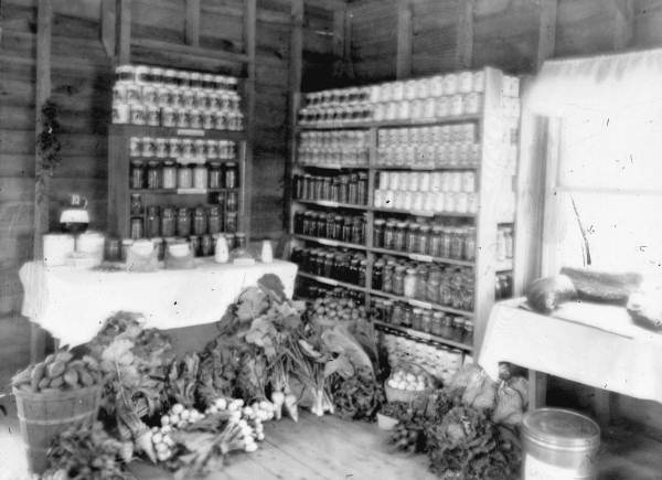 Pantry exhibit of home demonstration club member