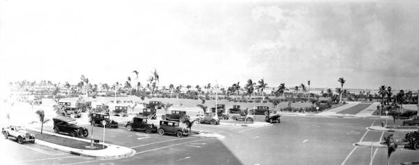 Cars on Biscayne Boulevard.