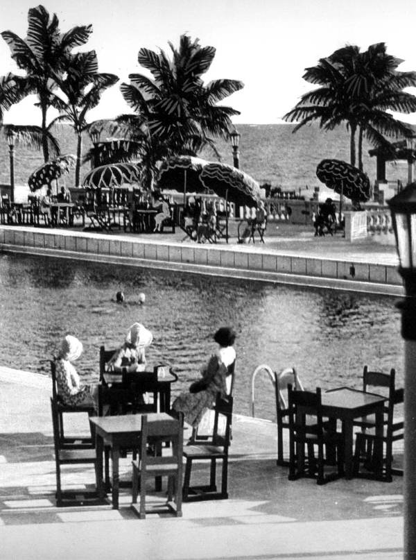 Roney Plaza Hotel