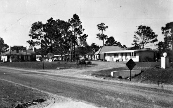 Warren's Auto Court - Perry, Florida