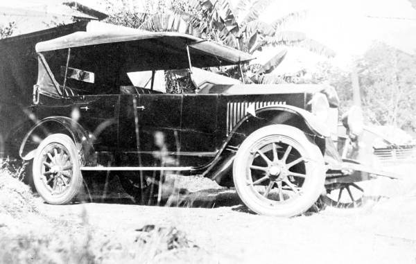 Automobile owned by George Stout