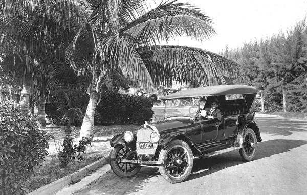 Antique automobile in Miami