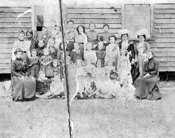 Group portrait of a Waukeenah school's teachers and students - Waukeena, Florida