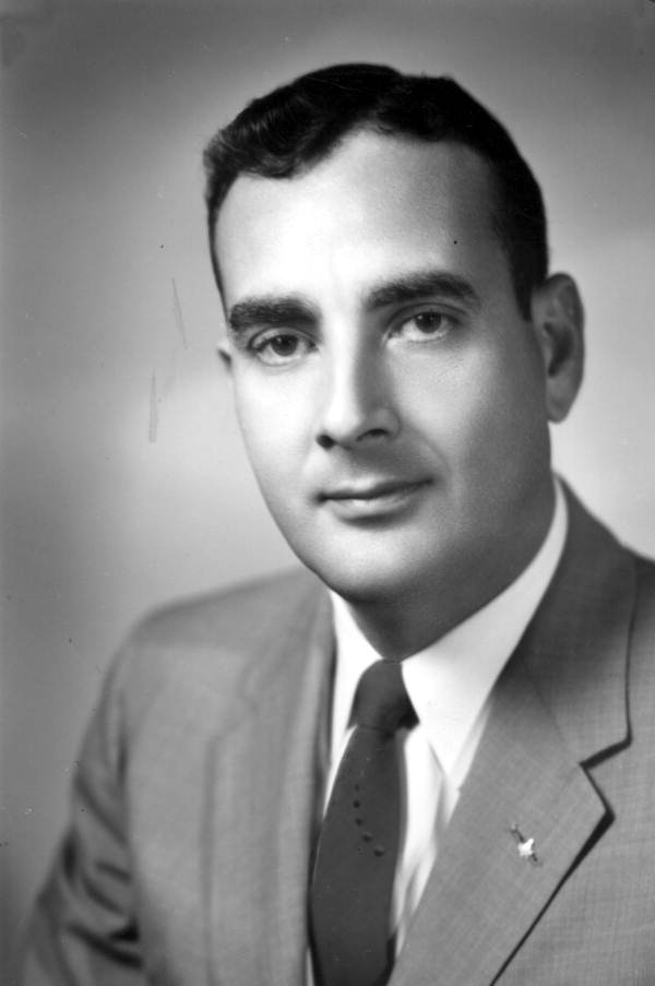 Portrait of Pinellas County Sheriff Don Genung