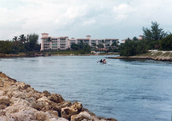 Divers coming in inlet from Atlantic Ocean..