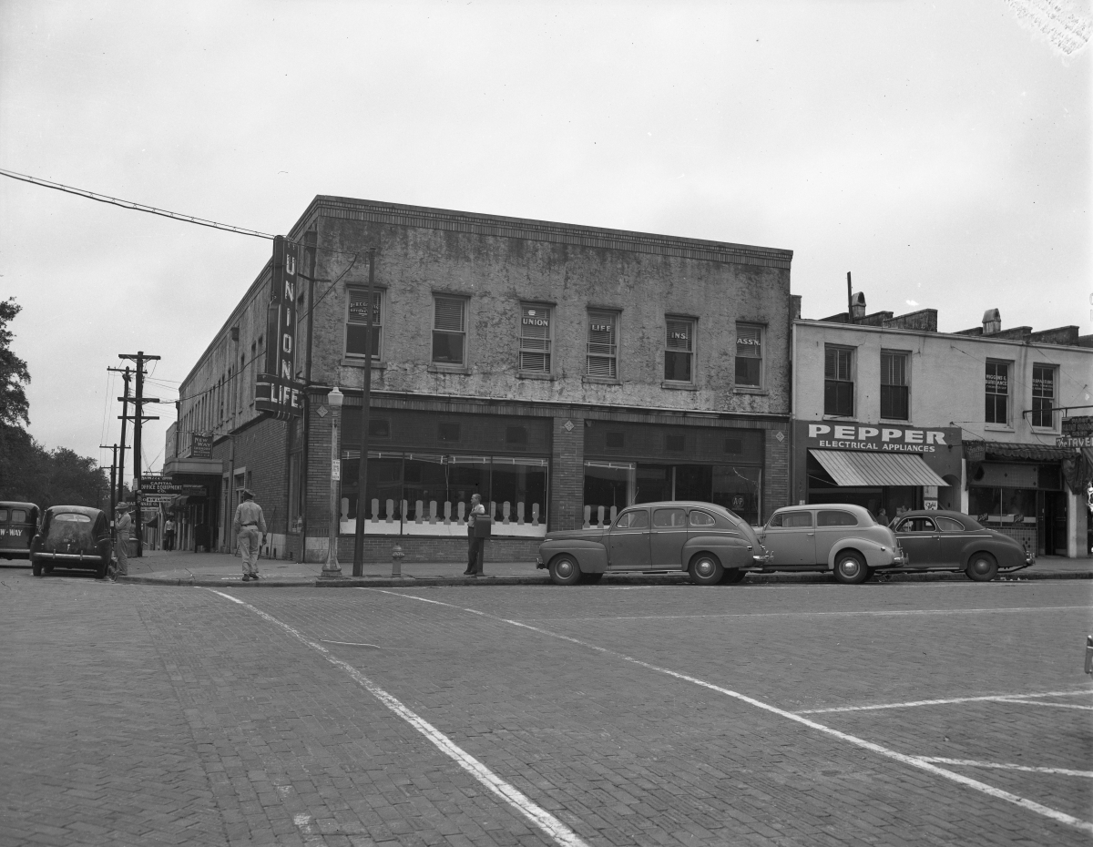 Building on the corner of Monroe and Pensacola - Tallahassee, Florida.
