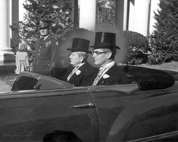 Governor Fuller Warren and Governor-elect Dan T. McCarty.