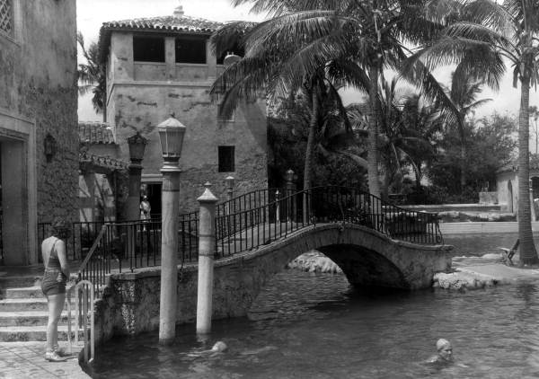 People enjoying the Venetian pool - Coral Gables, Florida