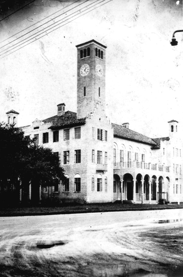 Hendry County courthouse - LaBelle, Florida