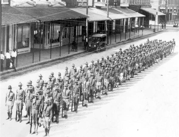 Ocala volunteers lined up - Ocala, Florida