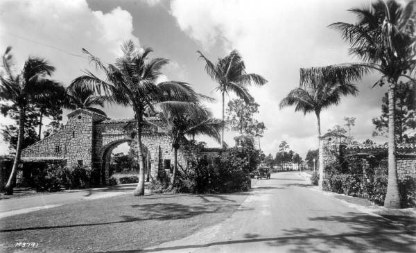 Bayside (Commercial) entrance - Coral Gables, Florida