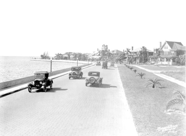 Cars running on Bayshore Boulevard - Tampa, Florida.