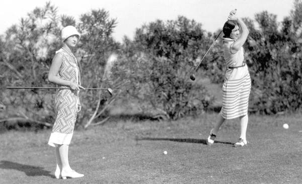 Women on the Coral Gables Country Club golf course