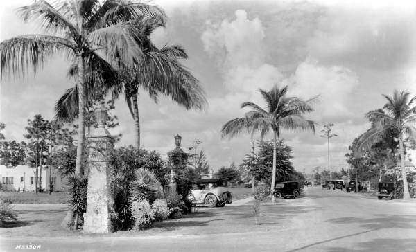 Le Jeune Plaza - Coral Gables, Florida