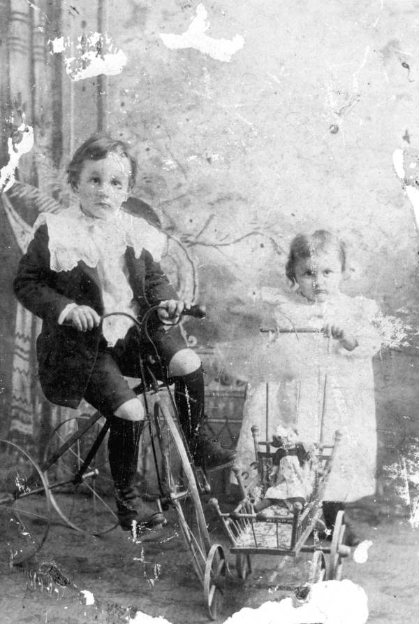 Niece and nephew of Gem Pickett Denn